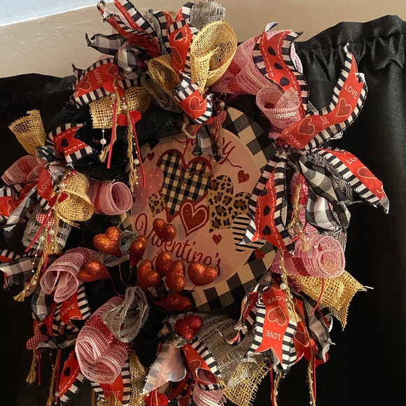 Beautiful happy Valentine’s plaque wreath - Picture 4 of 11